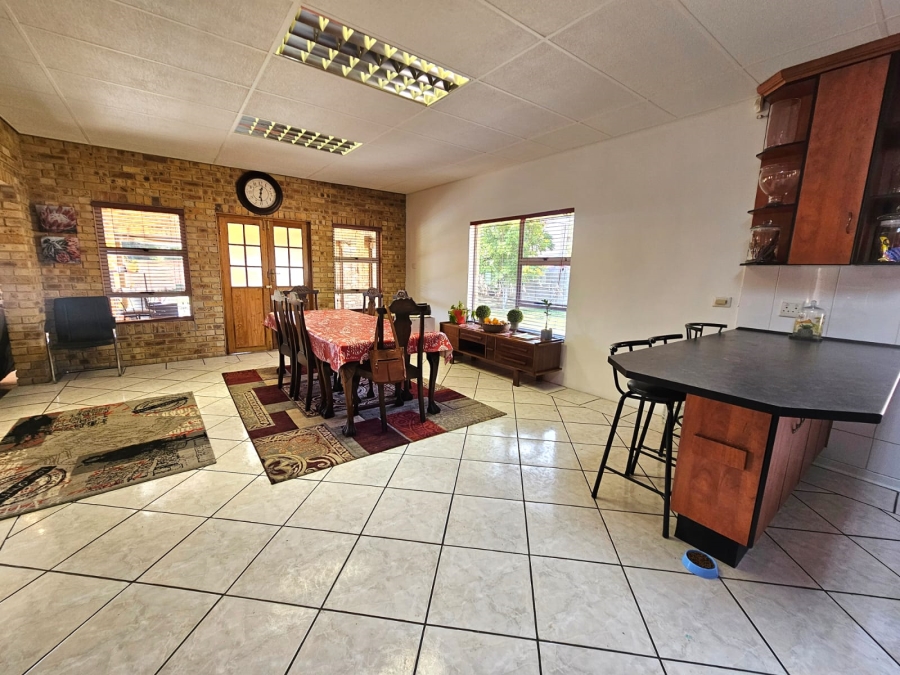 4 Bedroom Property for Sale in Jim Fouchepark Free State